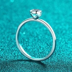 925 Sterling Silver Moissanite Geometric Dainty Band Ring
